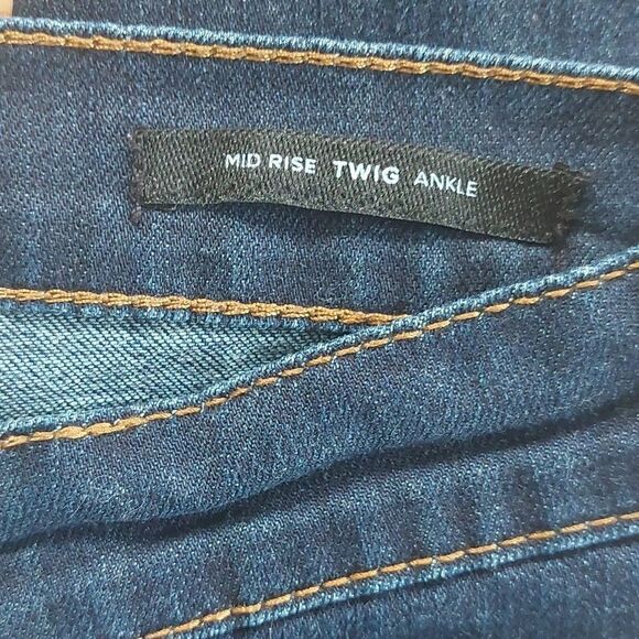 BDG Mid Rise Twig Ankle Jeans - Picture 9 of 11